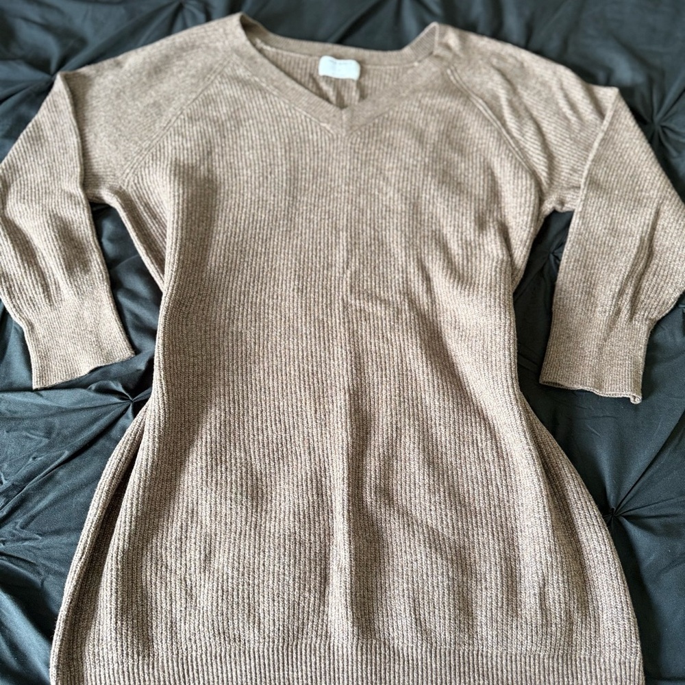PrettyLittleThing Brown V-Neck Knit Sweater Dress